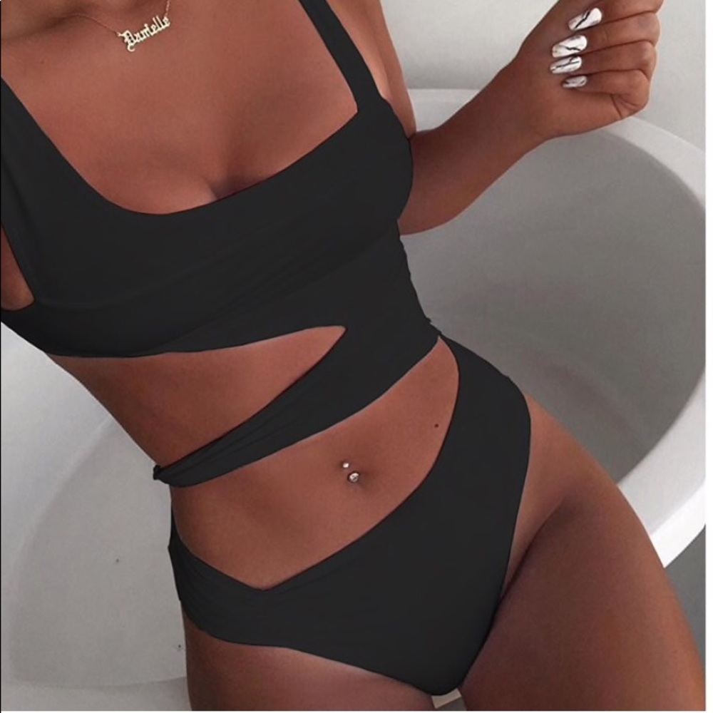 Women’s Black Monokini Bathing Suit Swim Swimwear
